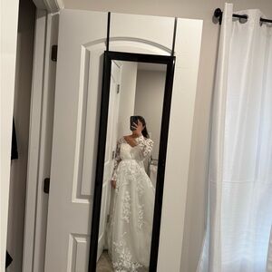 Elegant White Lace Wedding Dress